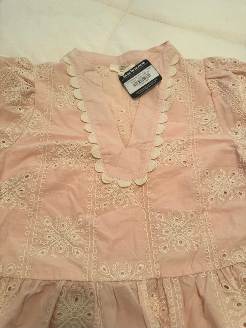 NWT Entro Pale Pink Eyelet Peplum Blouse with Scallop Trim - Picture 5 of 5